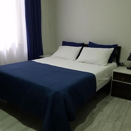 Nino'S Apartment In The Center Of Tbilisi Buitenkant foto