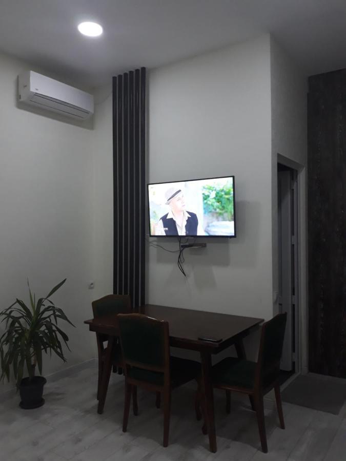 Nino'S Apartment In The Center Of Tbilisi Buitenkant foto
