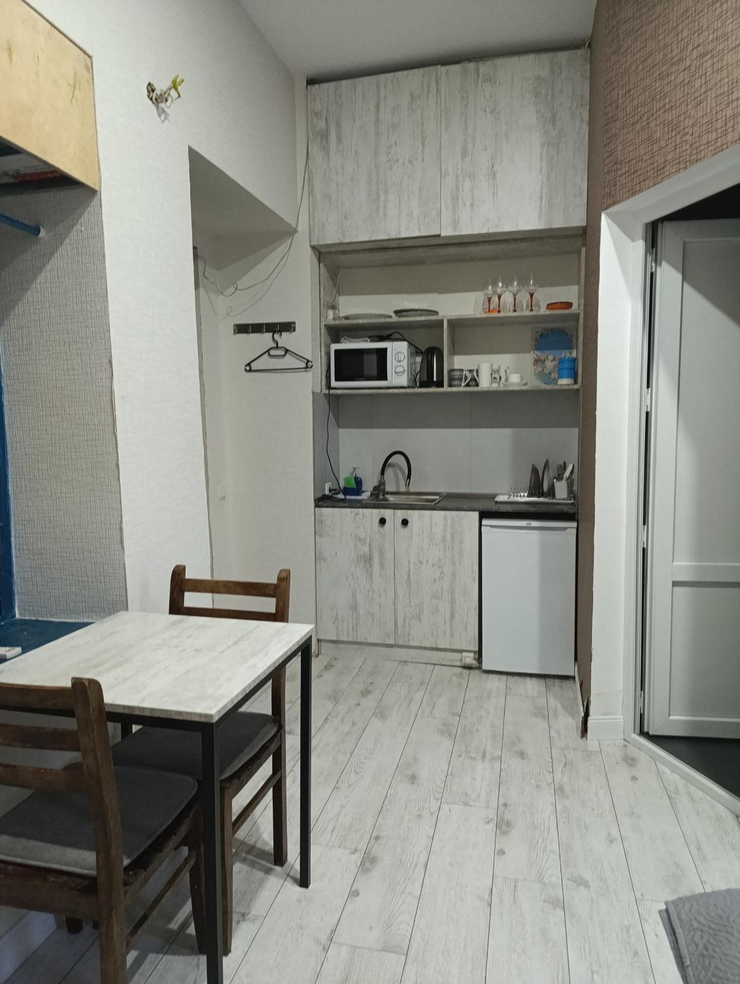 Nino'S Apartment In The Center Of Tbilisi Buitenkant foto